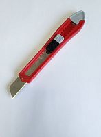 Нож Зубр с сегмент.лезвиями, корп. из  АБС пластика, сталь У8А, 18мм 09155